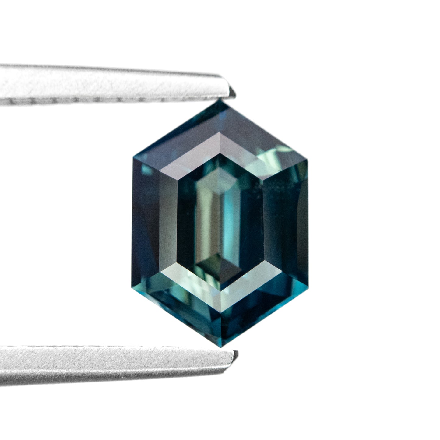 Saphir bleu hexagonal non chauffé – 1,60 ct