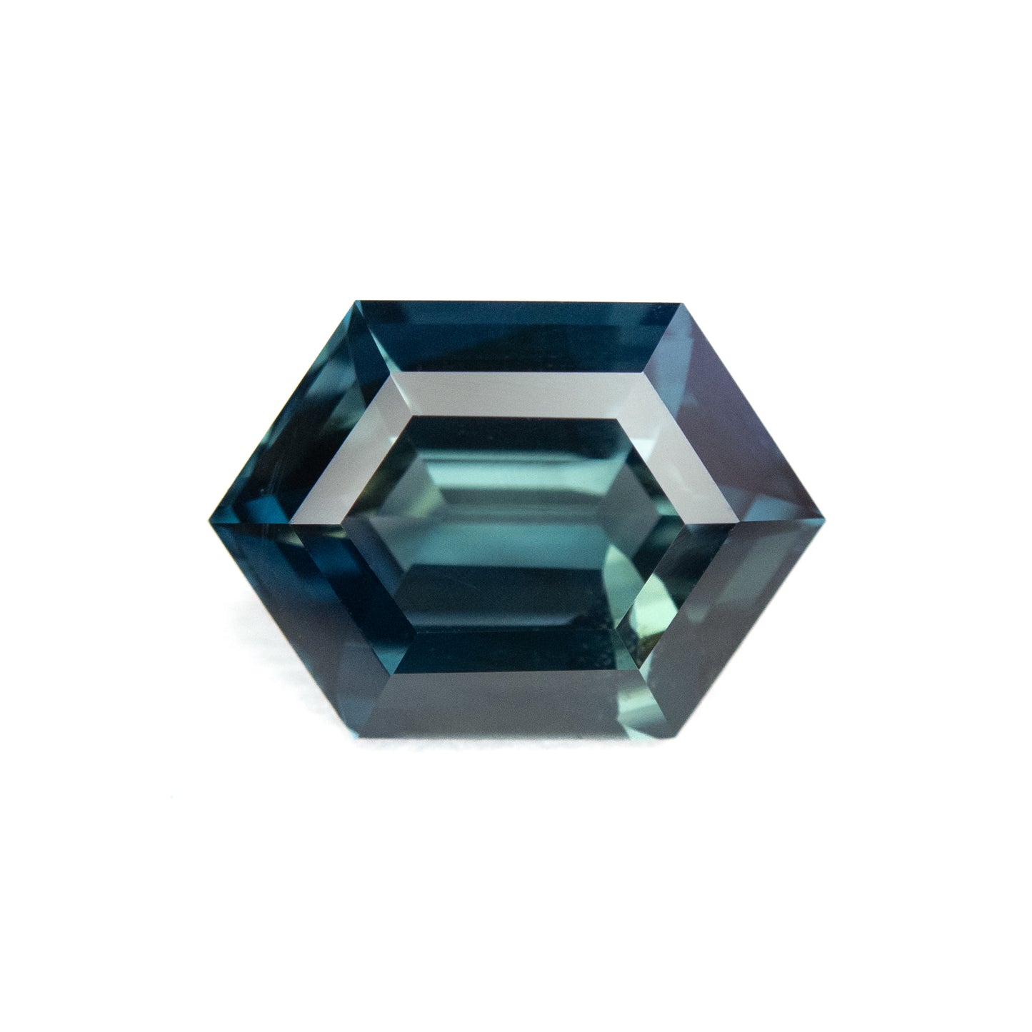 Saphir bleu hexagonal non chauffé – 1,60 ct
