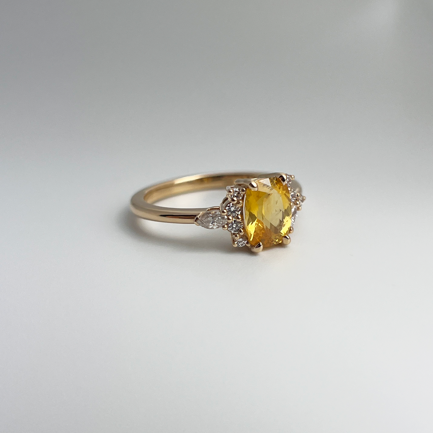 Bague Asymétrique Unique Jaune Opalescent