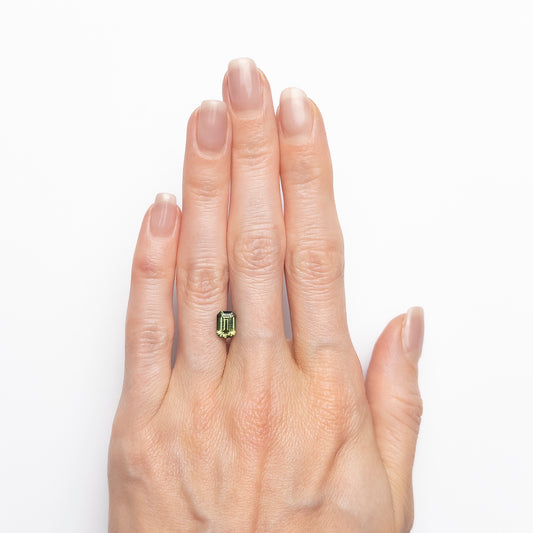 Saphir Australien Vert Taille Emeraude de 1.35ct