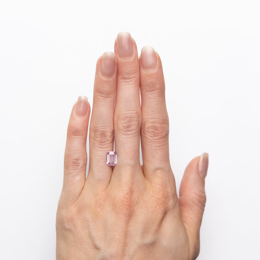 Saphir Rose Pâle taille Emeraude de 1.58ct