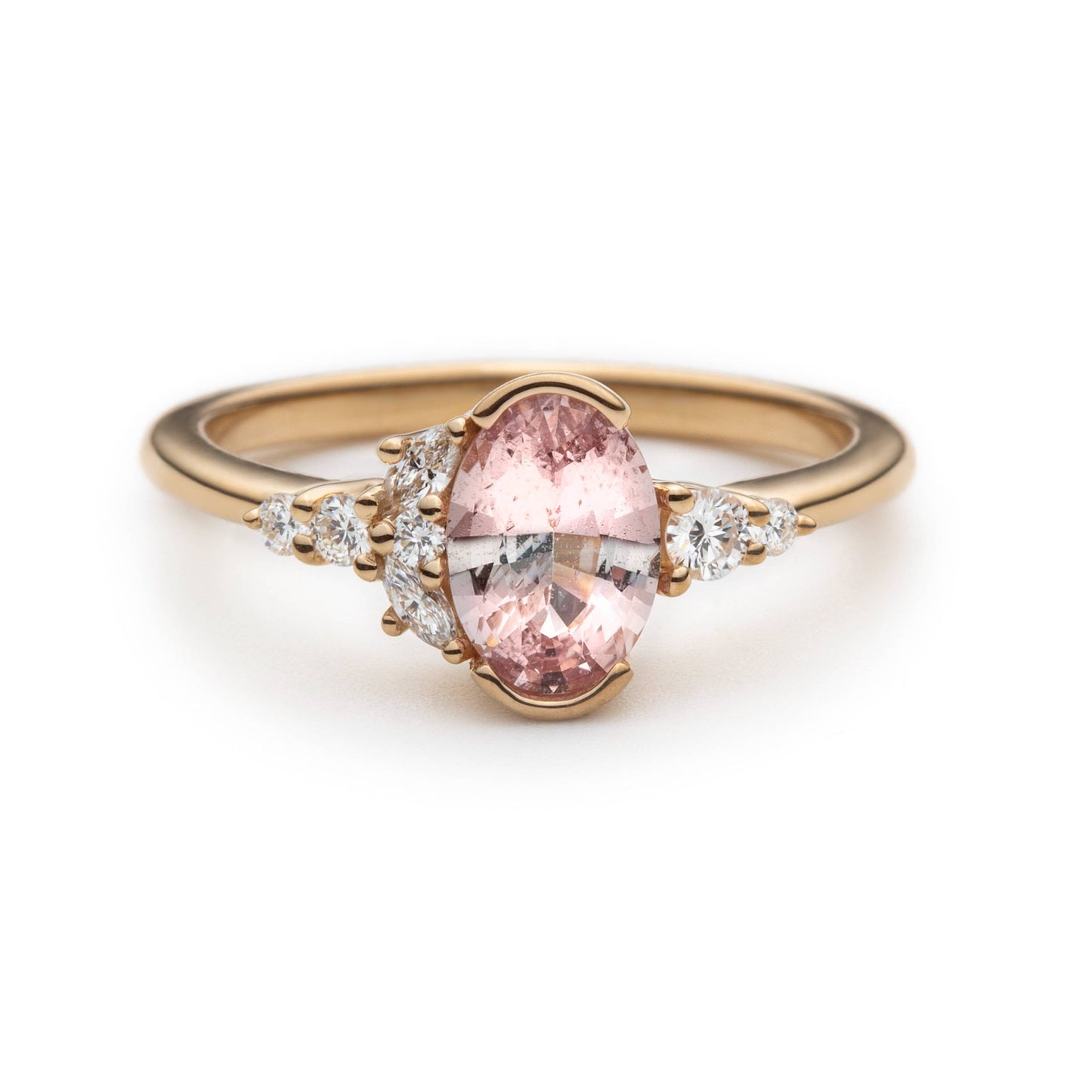 Delilah – Bague asymétrique unique en saphir rose et diamants