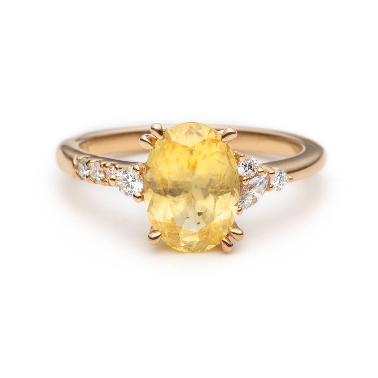 Bague asymétrique unique avec saphir jaune & diamants