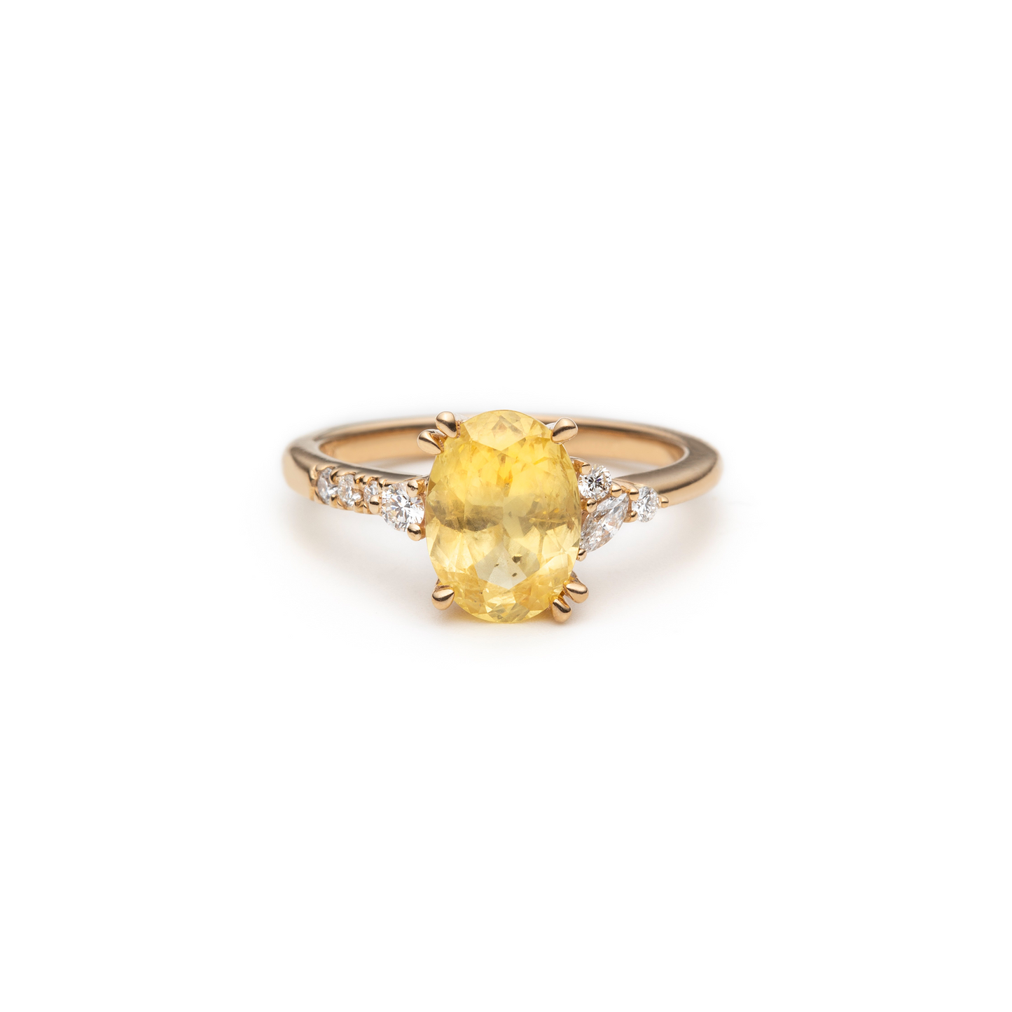 Bague asymétrique unique avec saphir violet et diamants