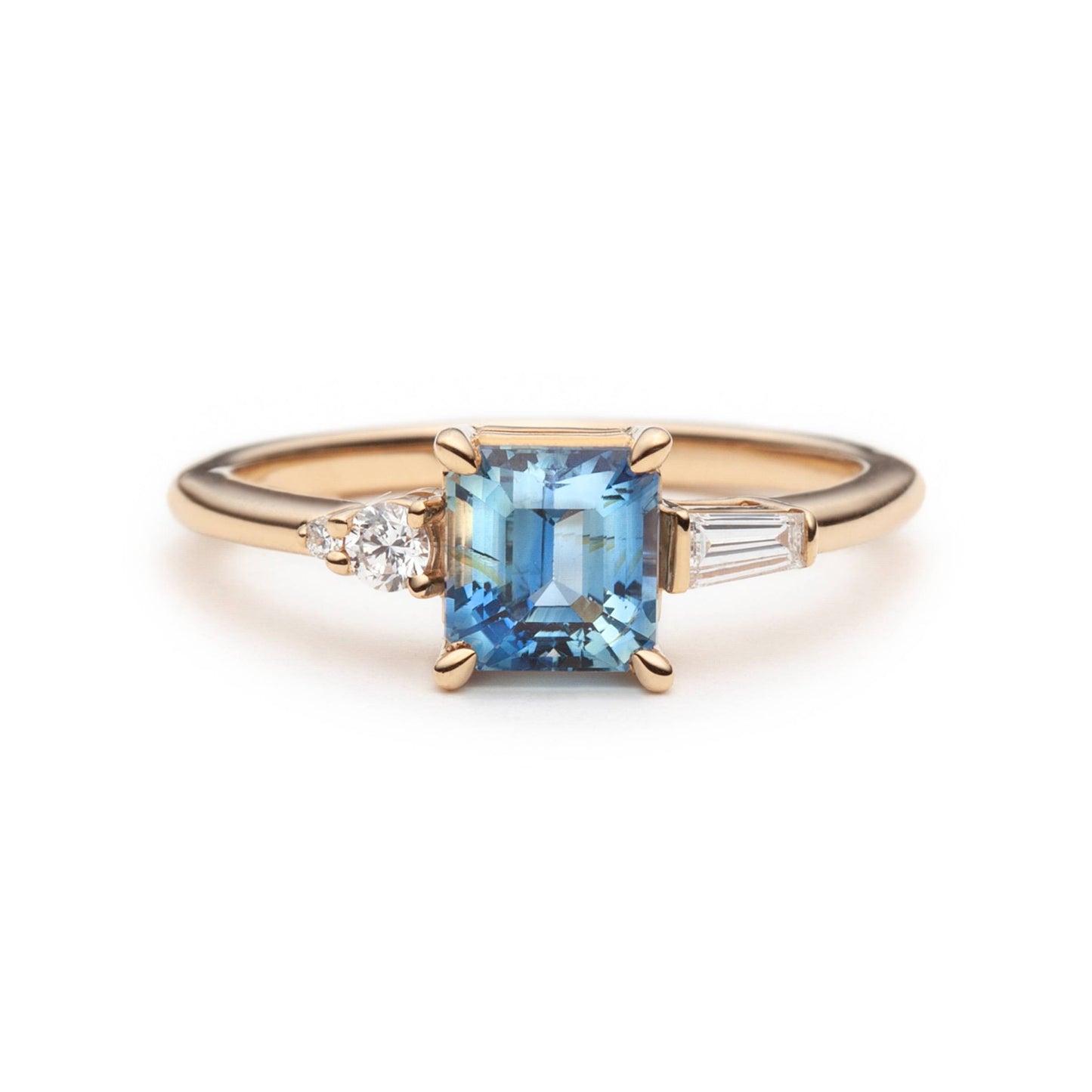 Bague Géométrique avec saphir bleu & Diamants 