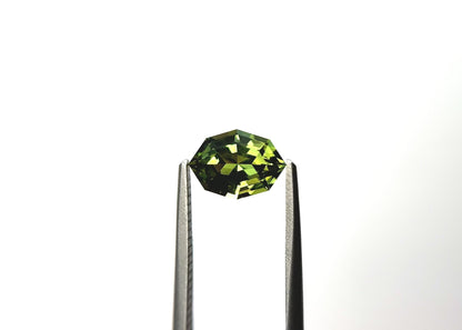 1.69ct Unheated Green-Yellow Sapphire from Australia