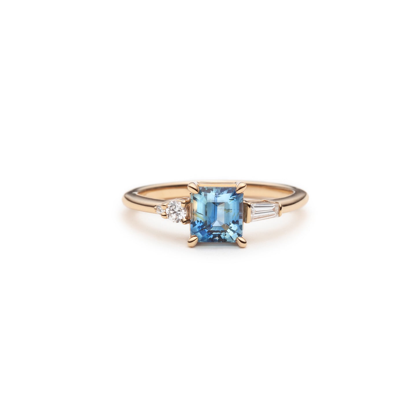 Bague Géométrique avec saphir bleu & Diamants 